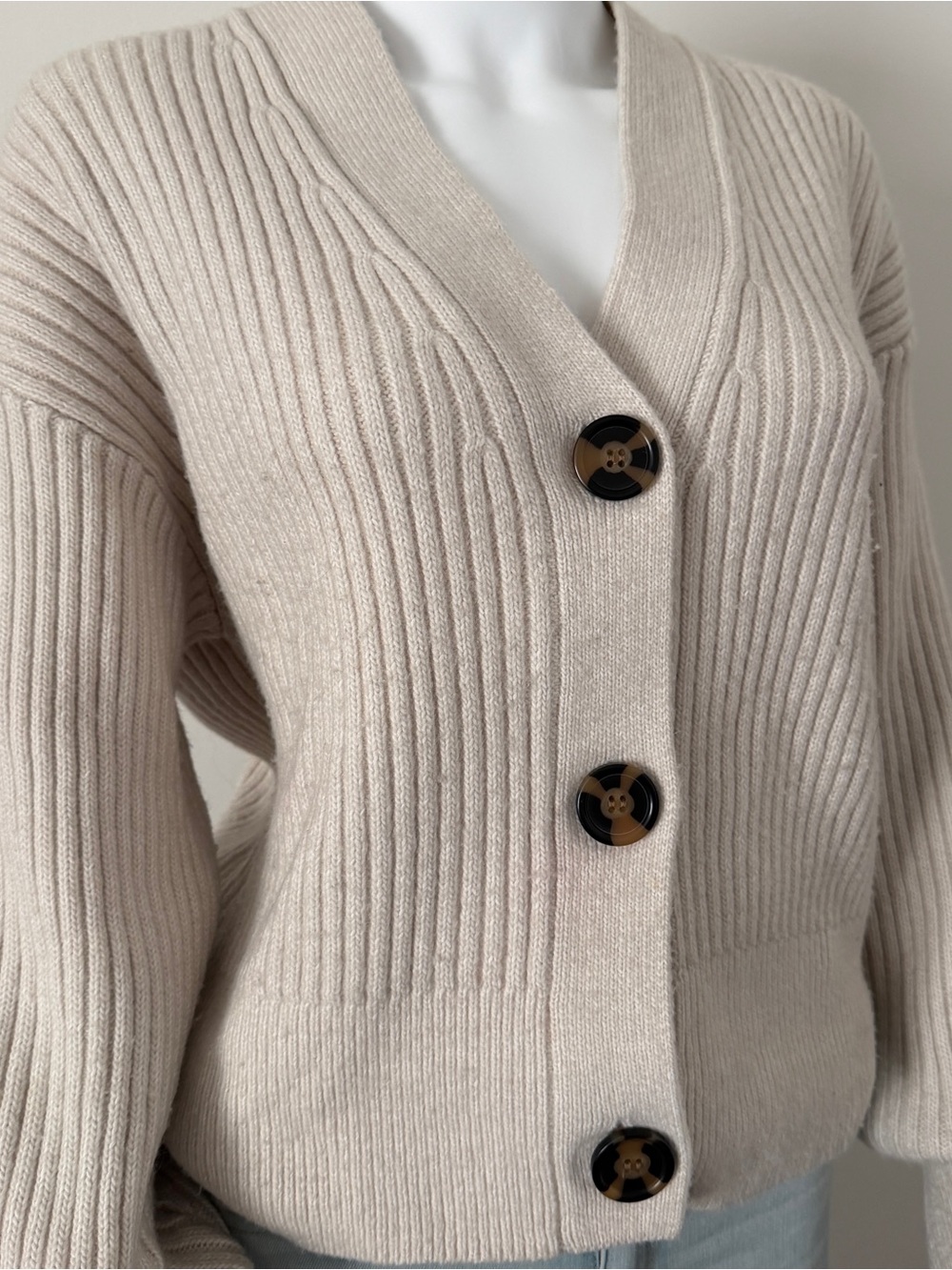 H&M Cream Ribbed V-Neck Button Cardigan - Picture 2 of 4